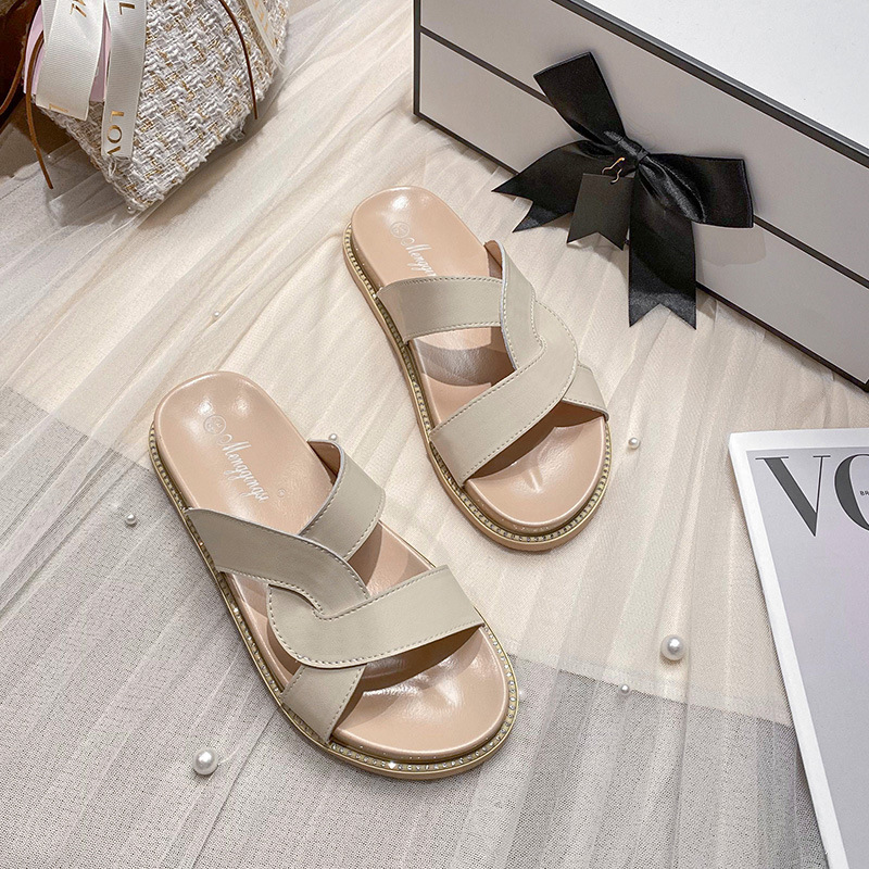 真皮厚底凉拖鞋女外穿2025新款夏季休闲平底沙滩交叉罗马大码女鞋