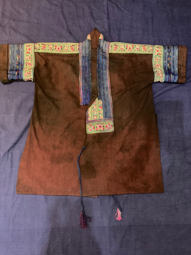 苗族老绣服装 苗族服装