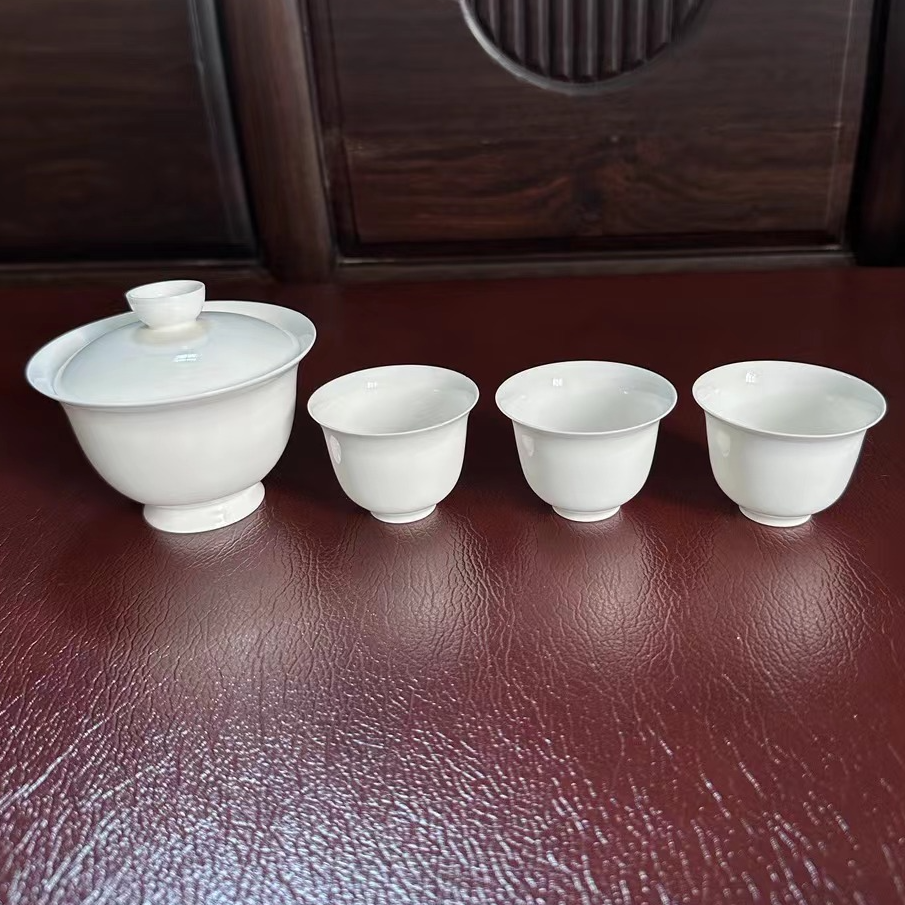 潮州骨瓷二才高脚盖碗3.2寸【盖下110ml】加3只35毫升美人杯套装