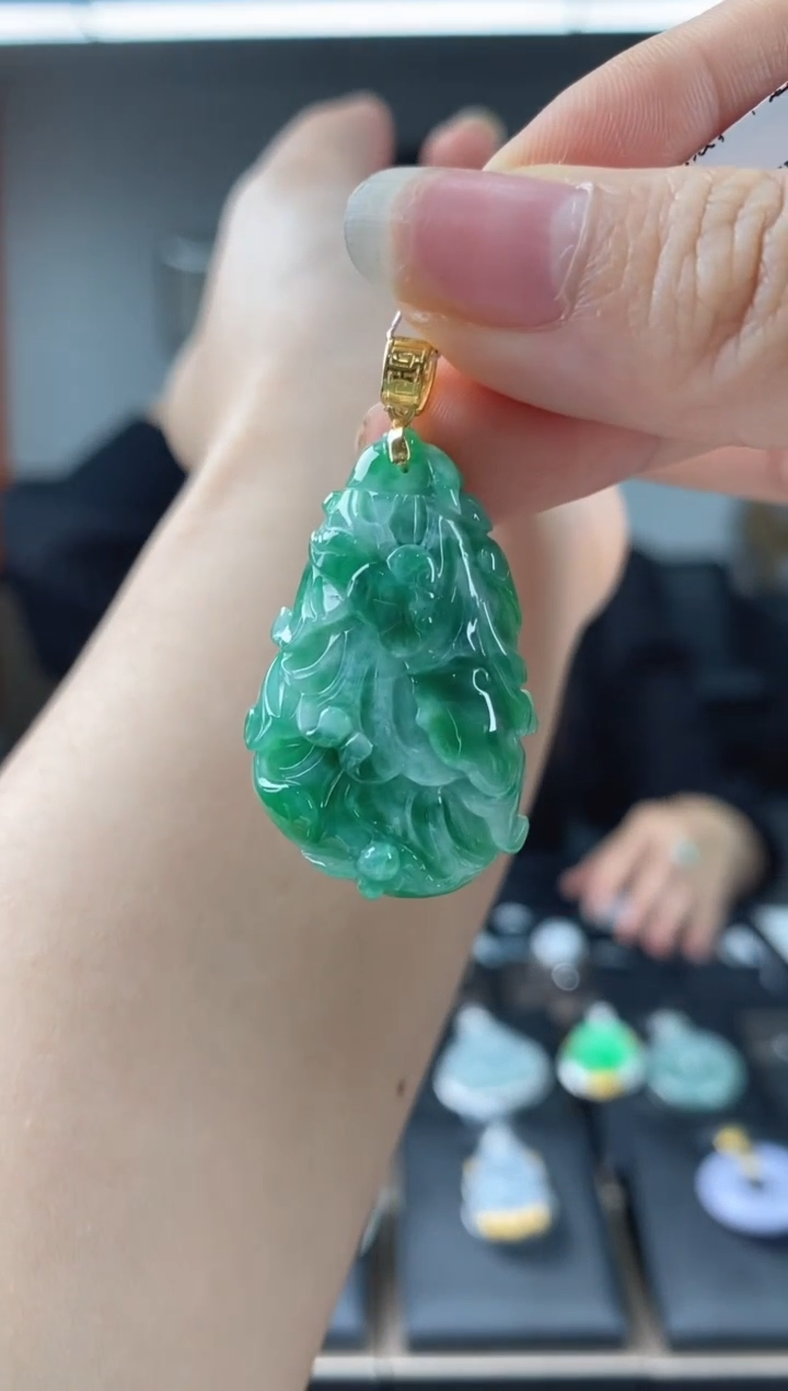 【闪购商品】翡翠吊坠(不含链)18K金镶嵌翡翠白菜