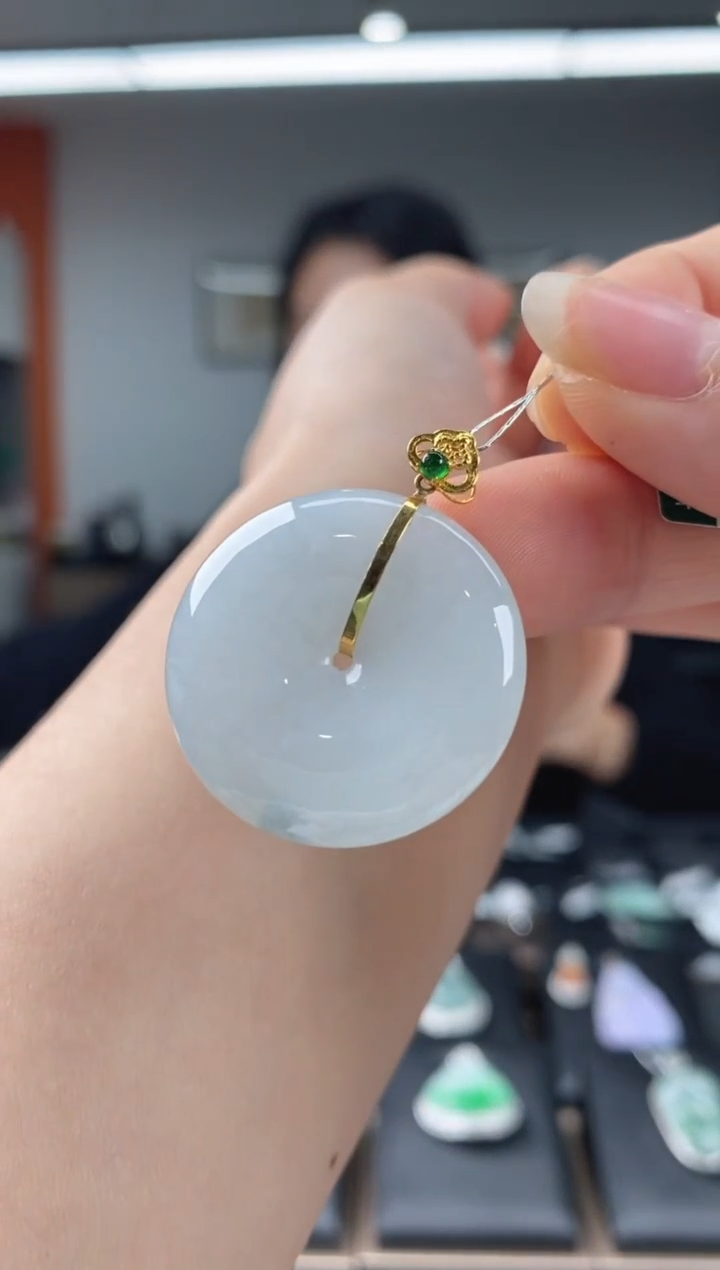 【闪购商品】翡翠吊坠(不含链)18K金镶嵌翡翠平安扣