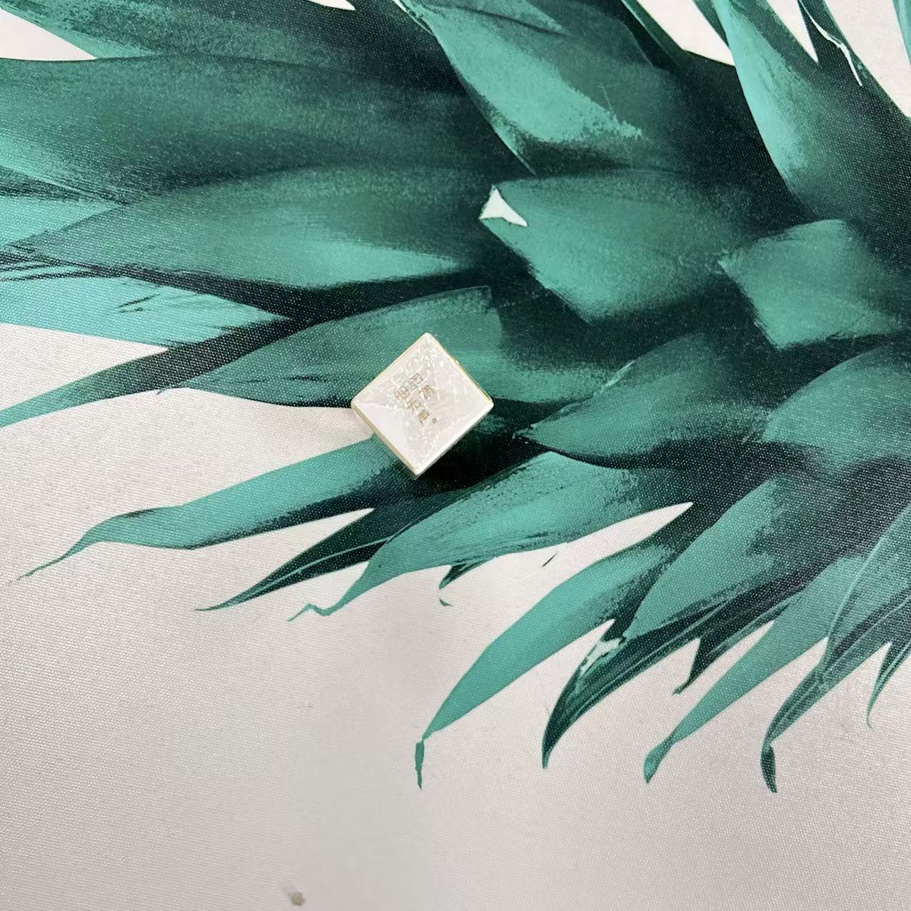 大庆仓婴儿润唇膏 4g（限使用日期：26年12月）发两支