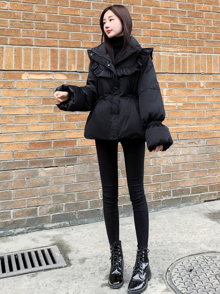 2024年新款女装冬季短款加厚女小个子黑色娃娃领喇叭袖外套甜美潮