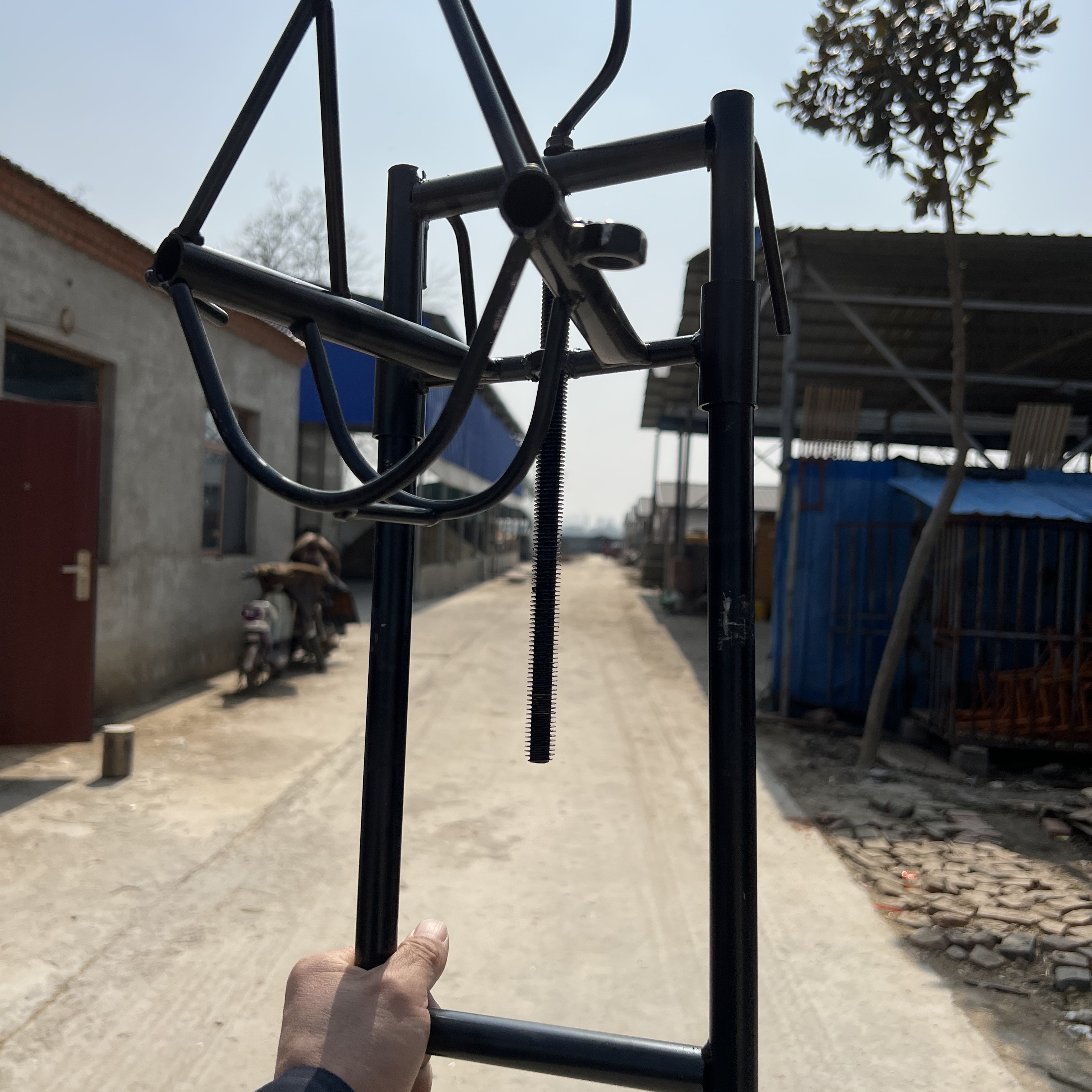 可以上下调节的固定羊头架