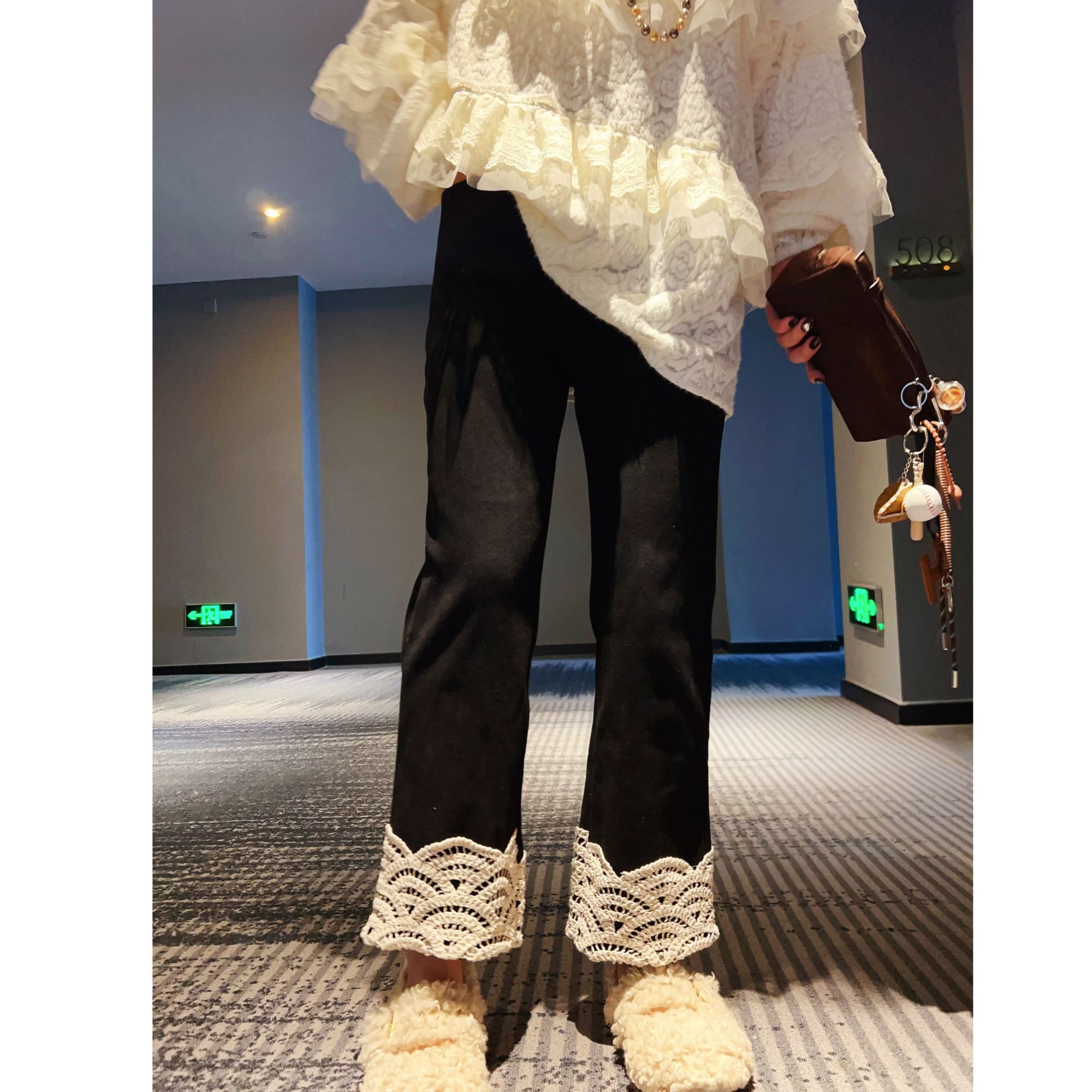 定制休闲牛仔裤女韩版小众拼接蕾丝裤脚宽松直筒阔腿裤