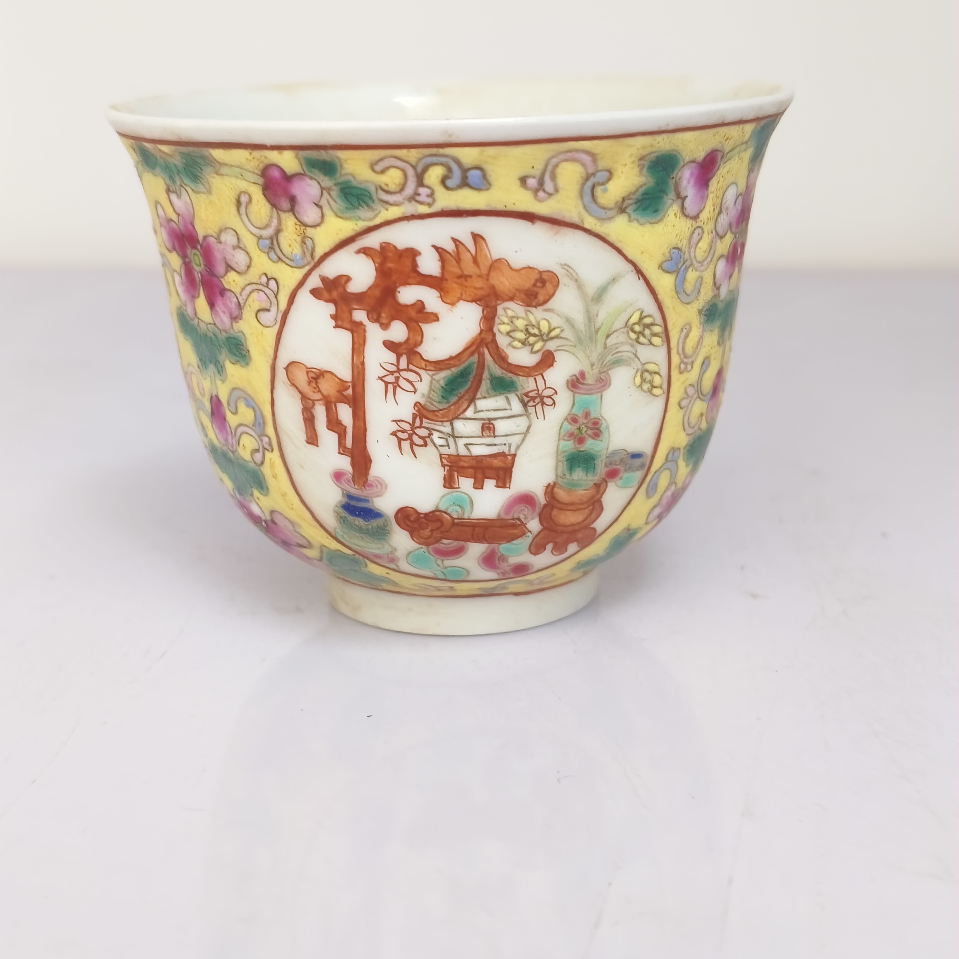 0654清光绪黄地粉彩开光五谷丰登图压手杯