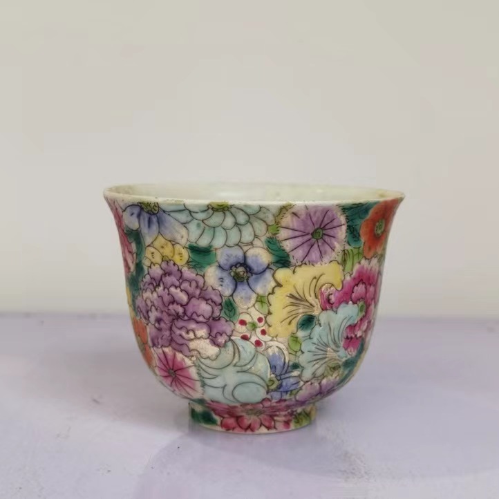 清晚期 粉彩百花不落地压手杯