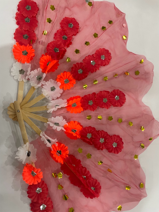 舞蹈扇，贴花红色，黄色