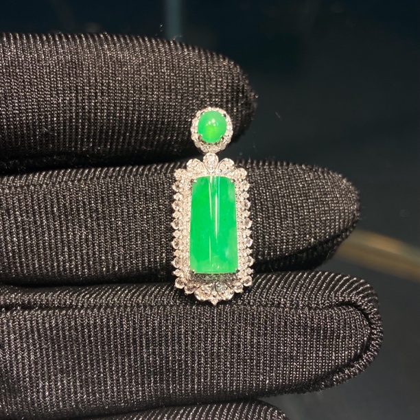 18k金镶南非钻缅料无事柱绿色高冰冰阳绿镶钻