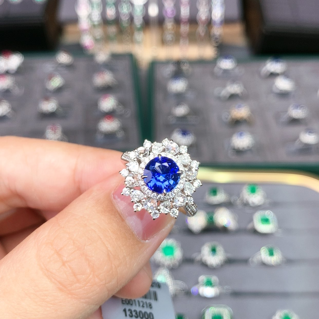 【闪购商品】蓝宝石戒指18K金镶嵌用****61.56克拉