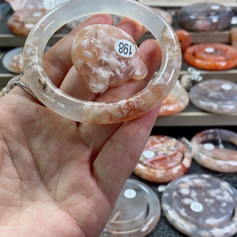 【闪购商品】玛瑙/玉髓手镯未镶嵌是**k198 58