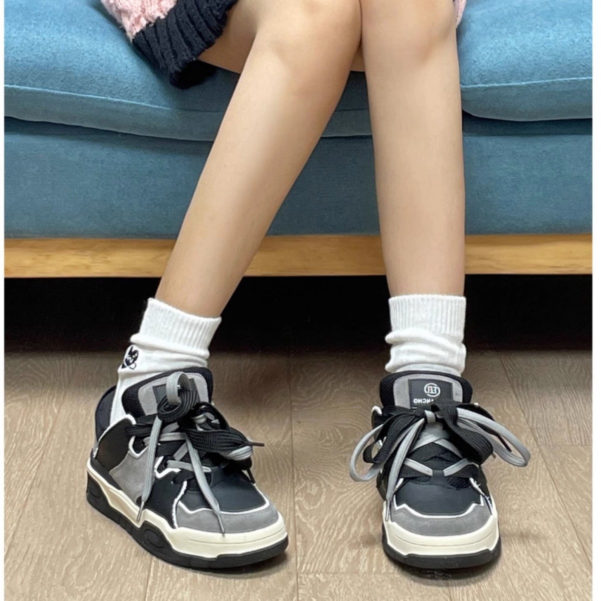 秋季百搭女鞋时尚灰色厚底面包鞋百搭复古高级感运动休闲板鞋潮鞋