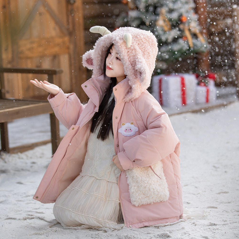 女童中长款中大童2024女孩儿童羽绒丝服加厚冬季外套小羊可爱