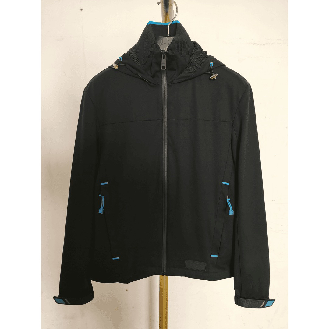 未使用 Prada/普拉达 男士连帽夹克/P12000