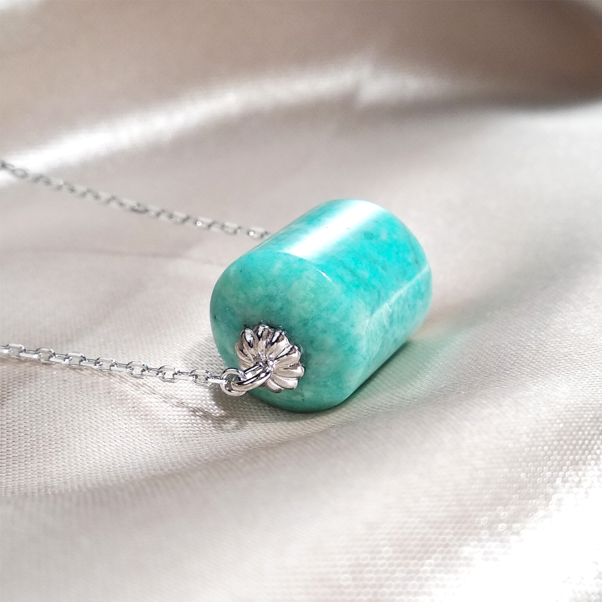 Guraskelly/古瑞思凯天然天河石桶珠坠链925银时尚简约百搭吊坠