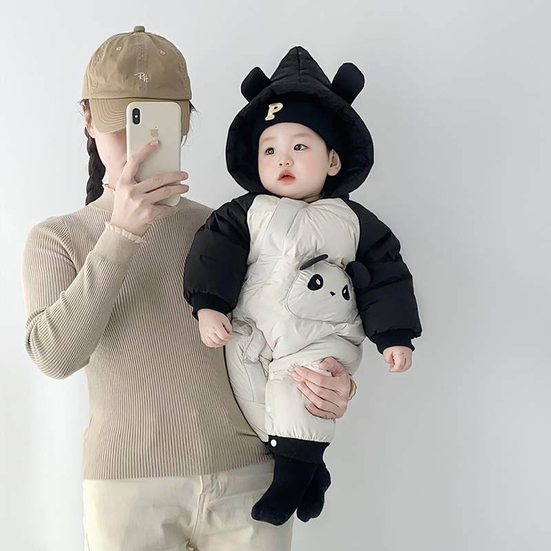 新生婴儿羽绒服连体衣冬季网红外出服0-3个月男宝宝冬装轻薄抱衣6