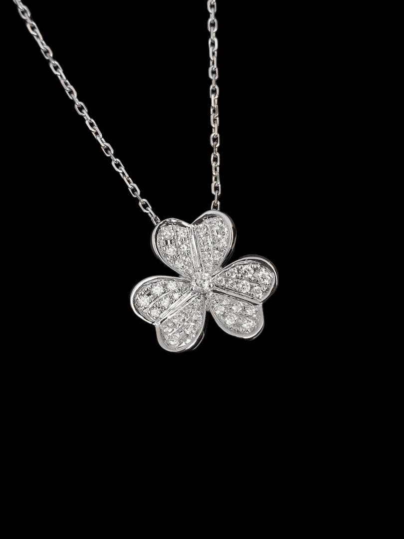 18k金满钻三叶草项链