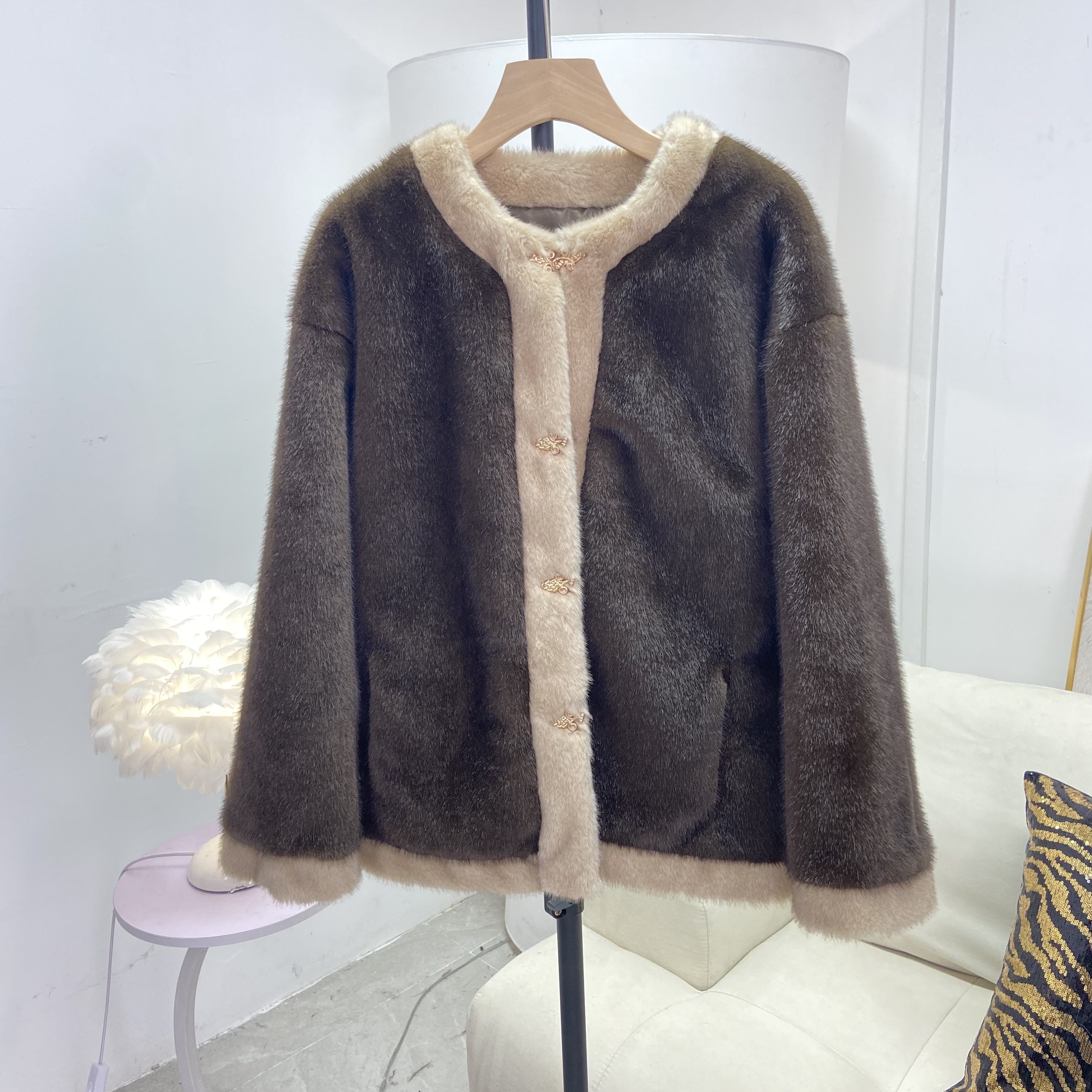 【庄喜儿Original】咖色拼色气质时尚冬季保暖毛毛外套女G018