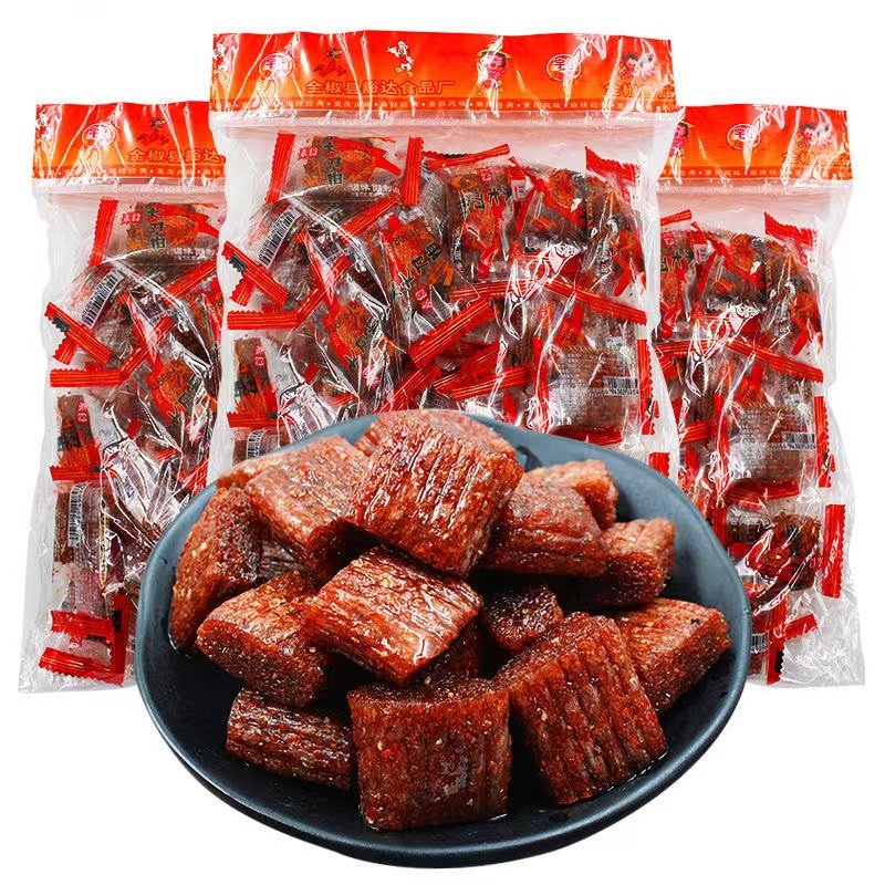 宇仔大刀肉网红辣条麻辣零食大礼包工厂批发便宜90后怀旧儿时味道