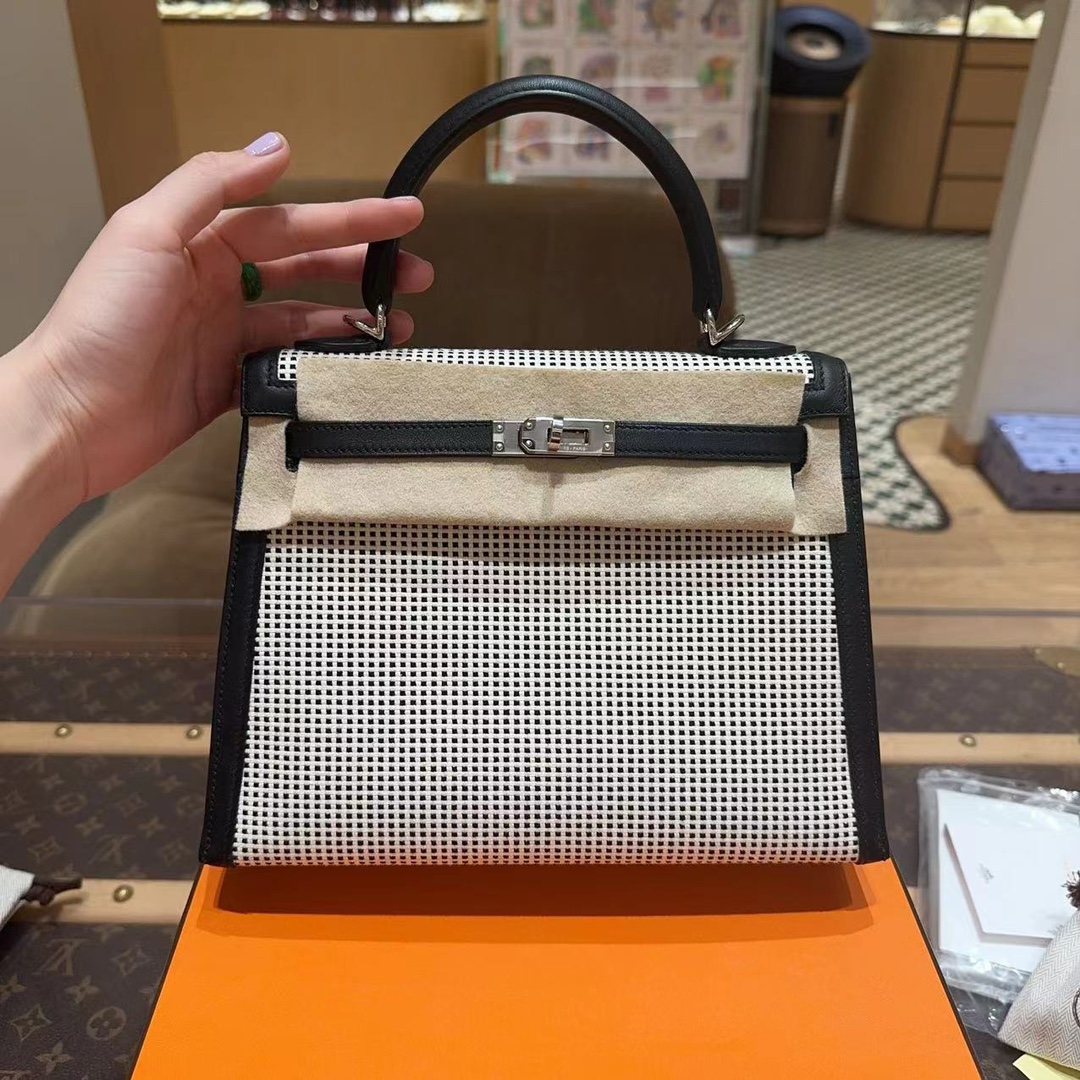 全新未使用 Hermes/爱马仕 0047/kelly25 熊猫华夫格 银扣