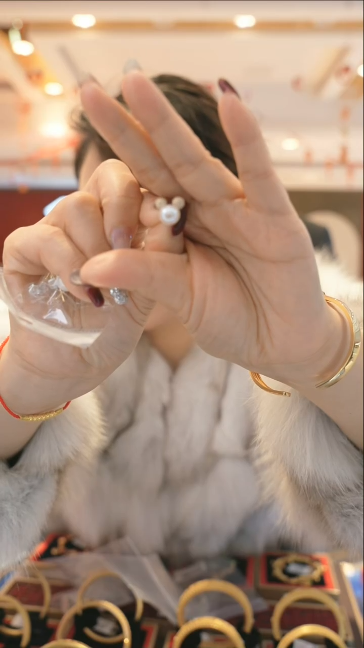 【闪购商品】淡水珍珠耳饰银S925镶嵌米老鼠