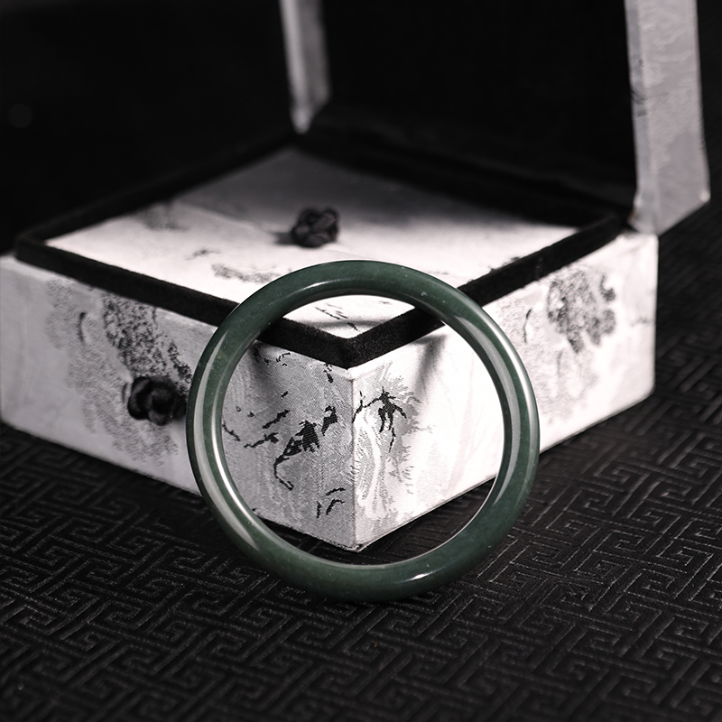 正宗新疆和田玉手镯天然