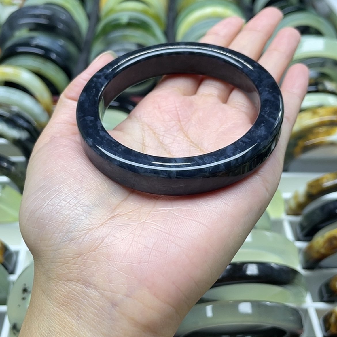 【闪购商品】蛇纹石玉手镯合金失*