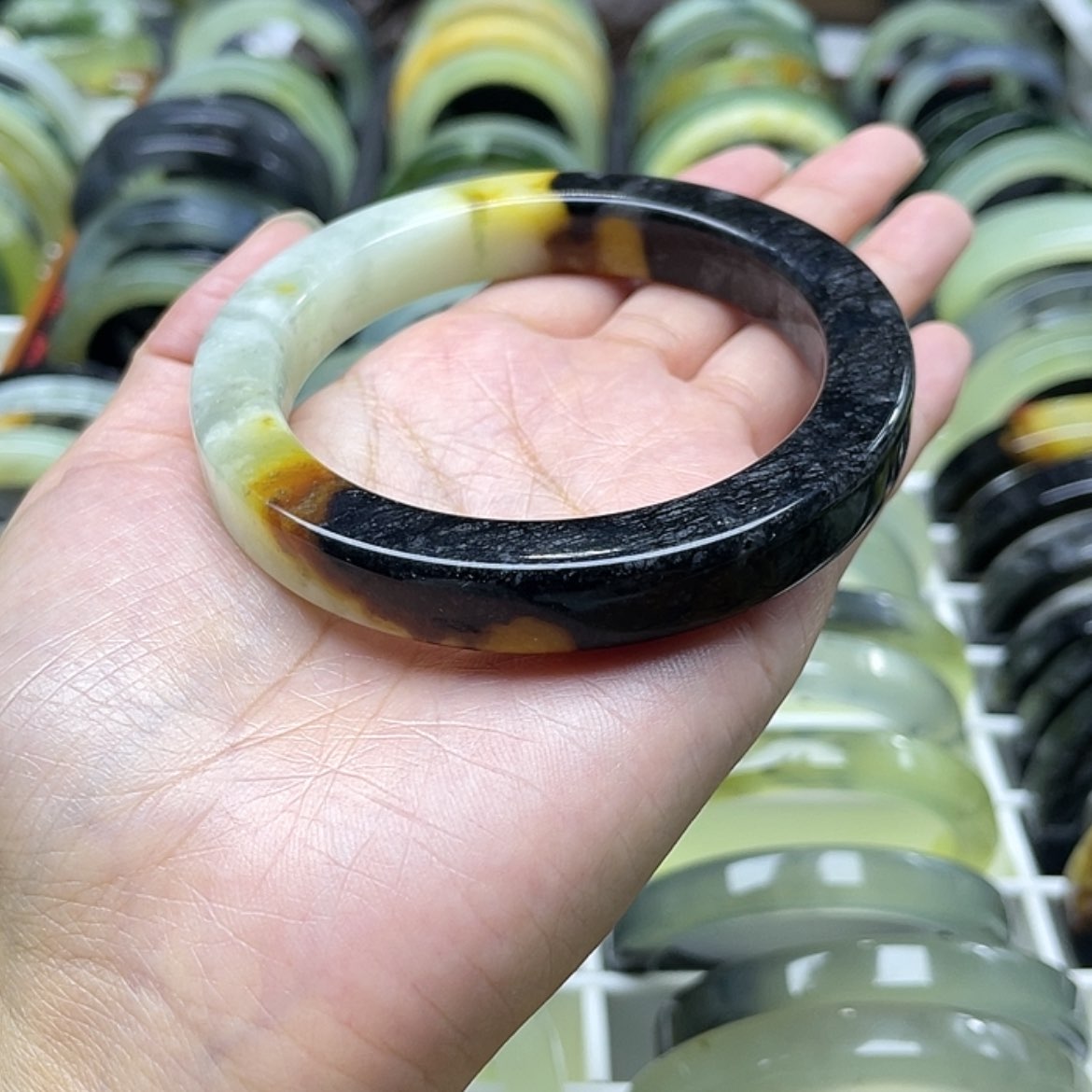 【闪购商品】蛇纹石玉手镯合金失*