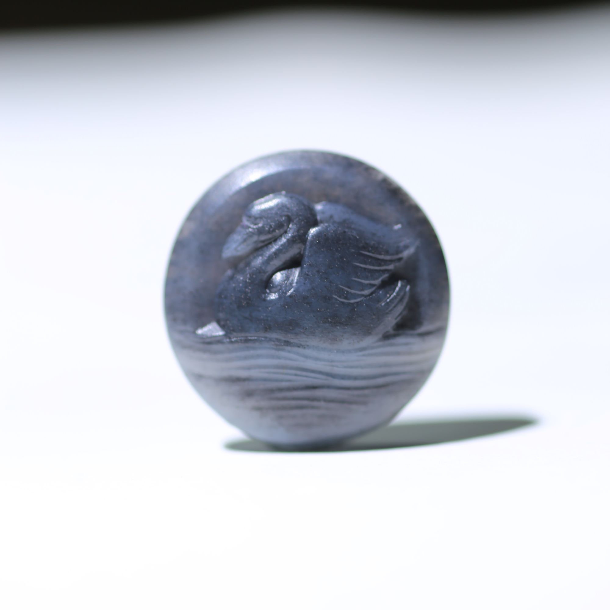 鹅如意吊坠.新疆和田玉青花籽料雕刻鹅如意，玉质细腻油润