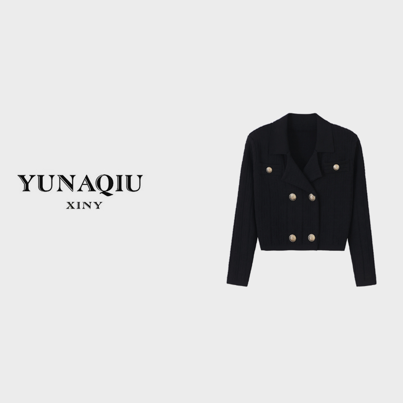 YUNAQIU 小香高级感双排扣金属垫肩小西装短款针织上衣-7031