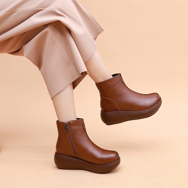 2025棉鞋女新款冬民族风加绒短靴女坡跟厚底松糕跟休闲软皮女靴子