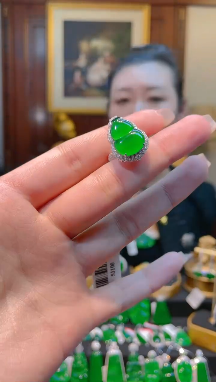 【闪购商品】翡翠53100-18K金镶嵌天然A货翡翠葫芦戒指