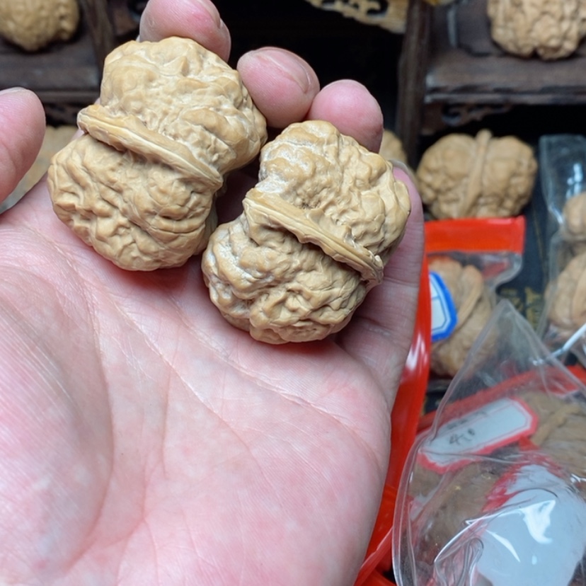 【闪购商品】桃核吊坠望*旺
