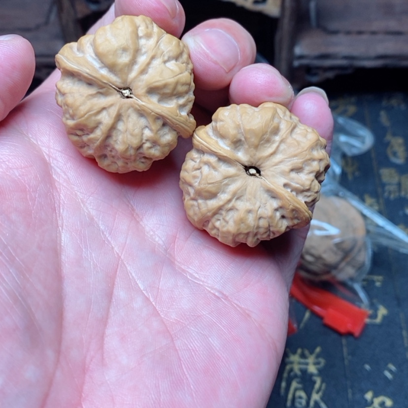 【闪购商品】桃核吊坠