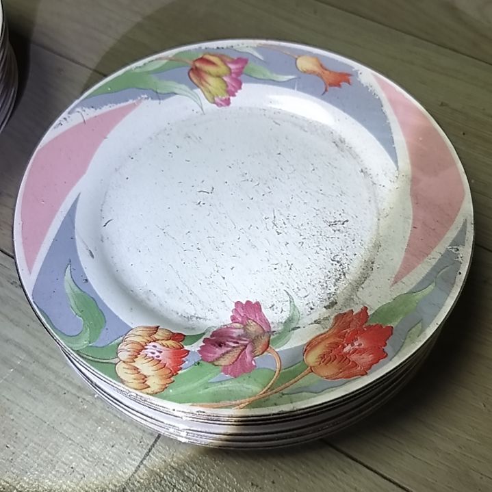 盘瓷片陶瓷陶瓷杯盘壶碗都有