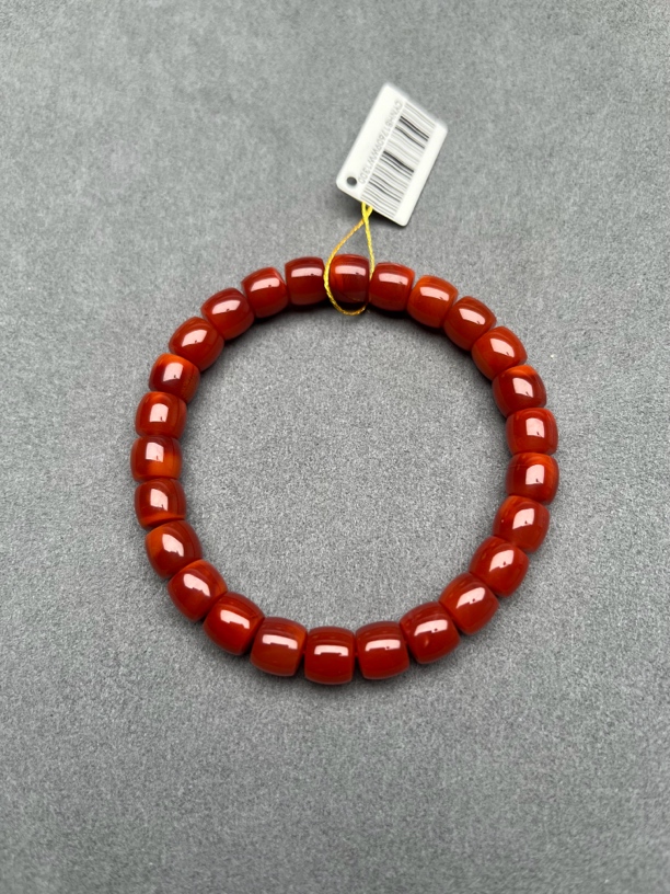精品南红川料九口料火焰纹牛血红卡8直切单圈手串22.1克时尚款