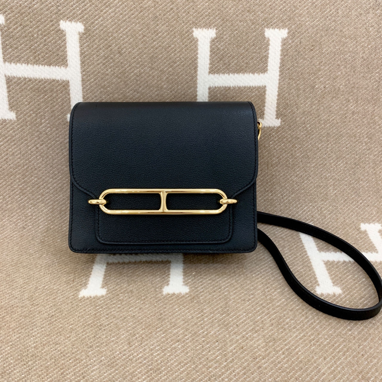 99新 Hermes/爱马仕 mini猪鼻子19 U ec皮 黑金 1123b2 单肩