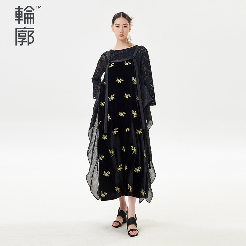 轮廓小蜜蜂刺绣连衣裙女装气质减龄复古吊带背心裙L213Y048