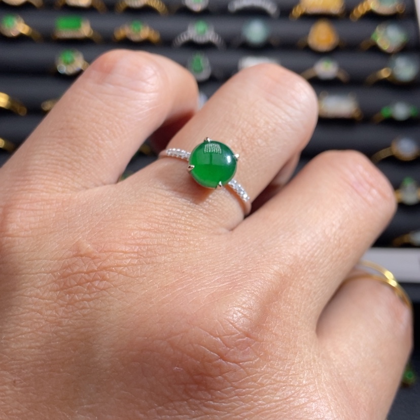 【闪购商品】翡翠戒指18K金镶嵌朱**妈