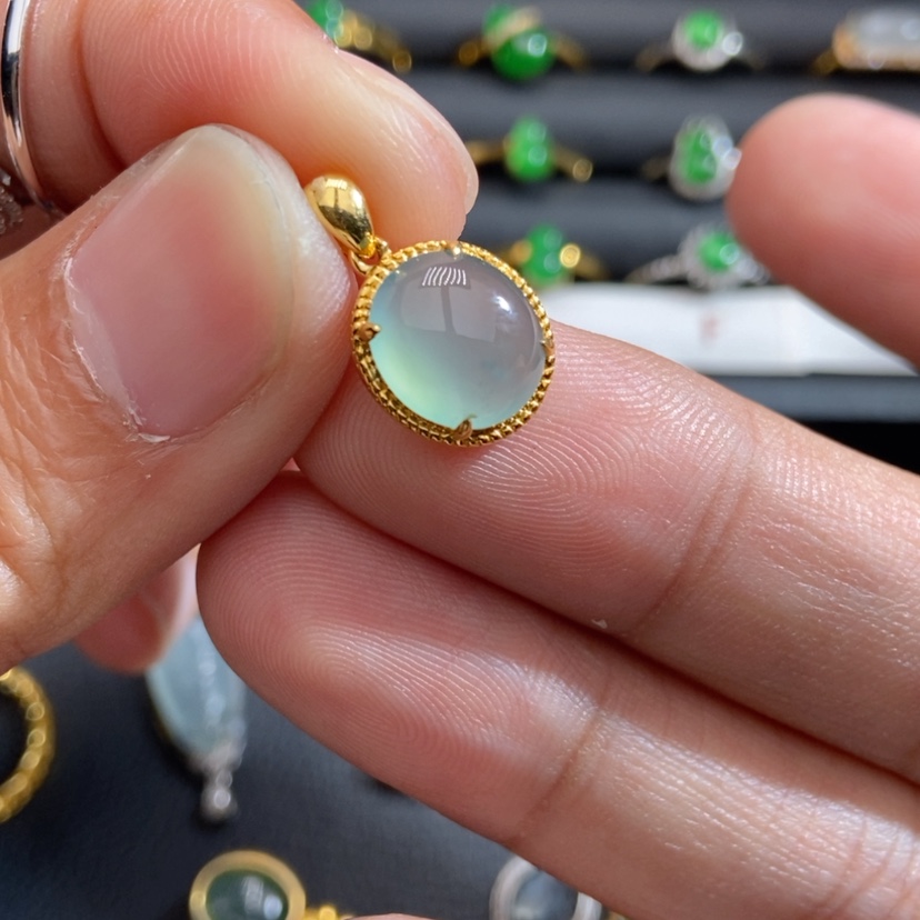 【闪购商品】翡翠颈饰18K金镶嵌