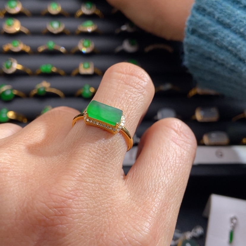 【闪购商品】翡翠戒指18K金镶嵌天**运