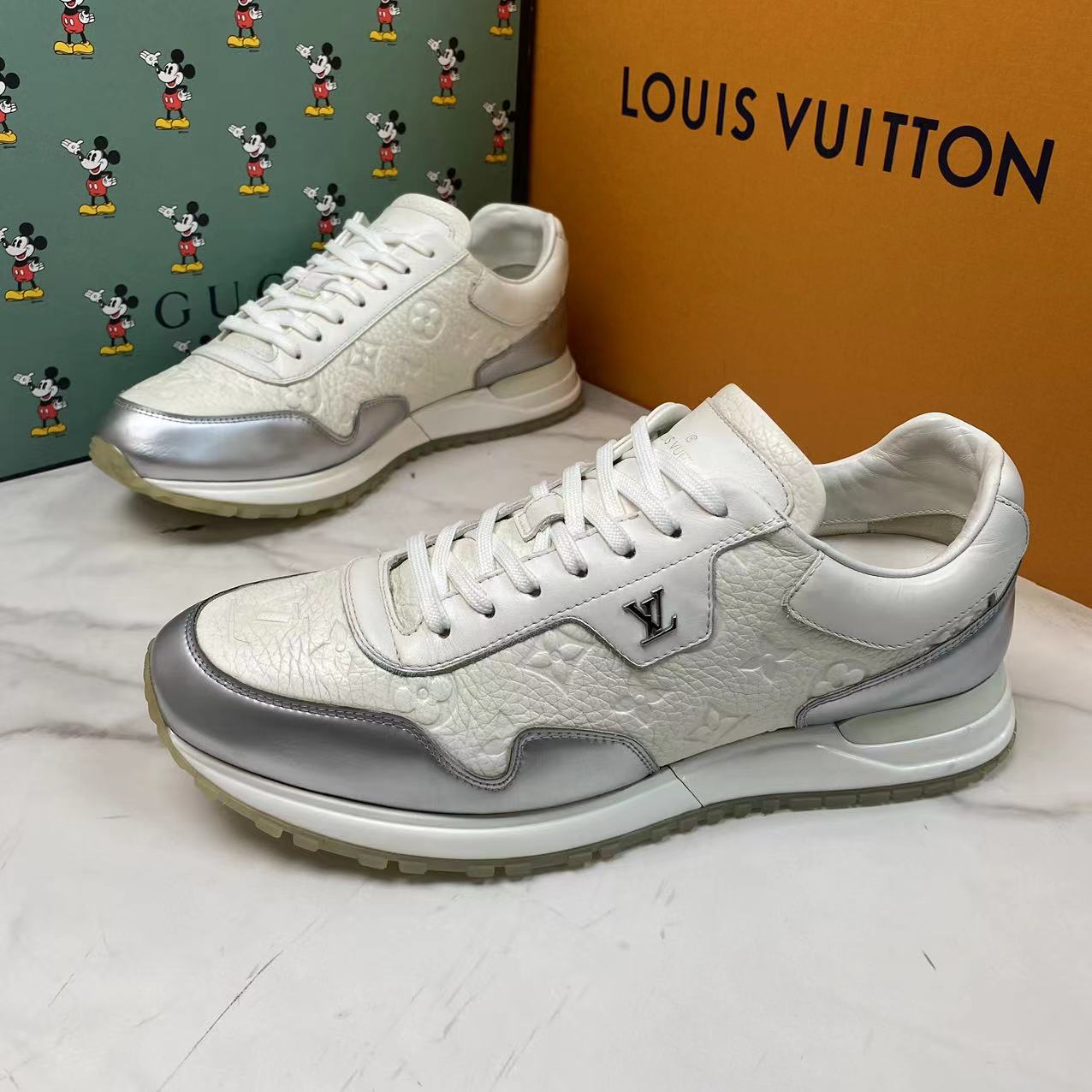 LouisVuitton/路易威登银色浮雕老花时尚百搭运动鞋 41.5码/98新