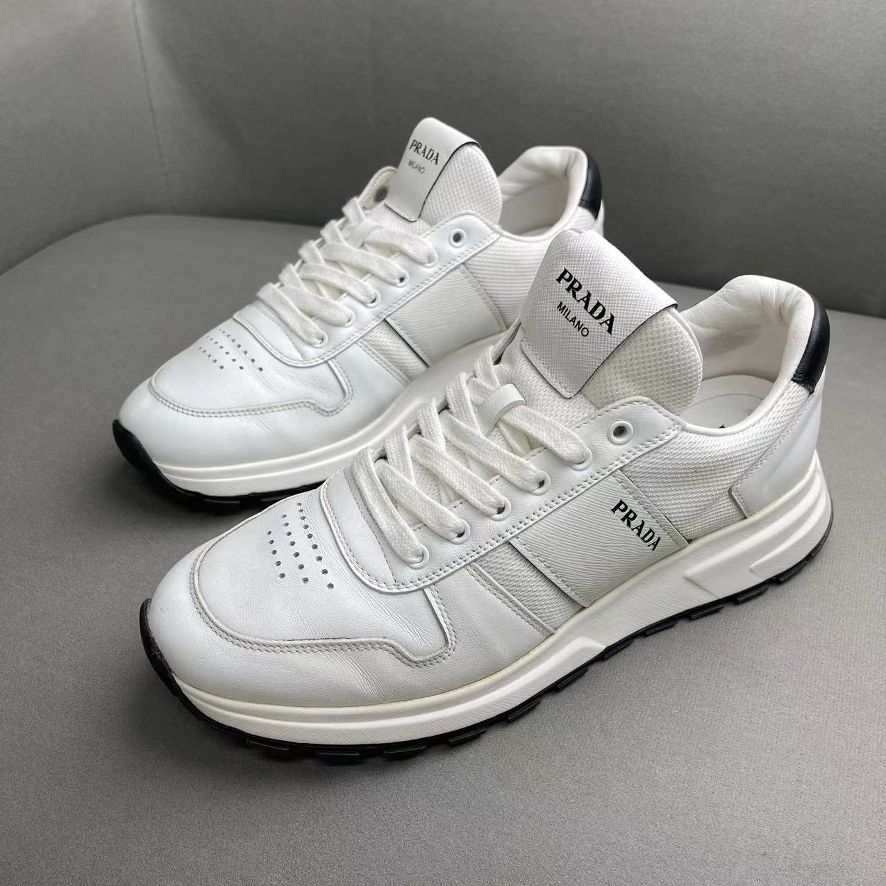 Prada/普拉达白色男款侧翼logo夏季休闲时尚百搭运动鞋 40码/95新