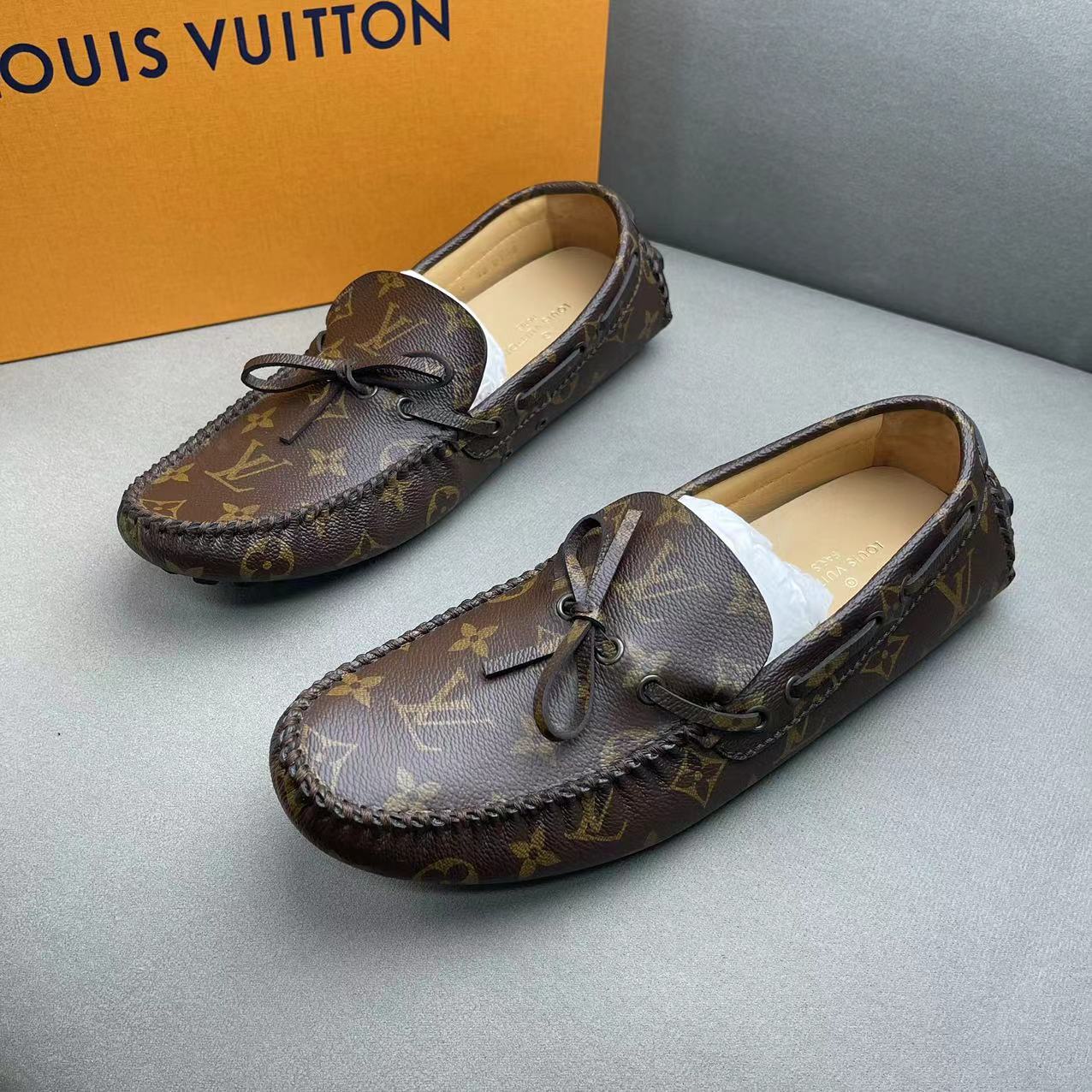 全新未使用 LouisVuitton/路易威登 棕色老花满印休闲豆豆鞋/42码