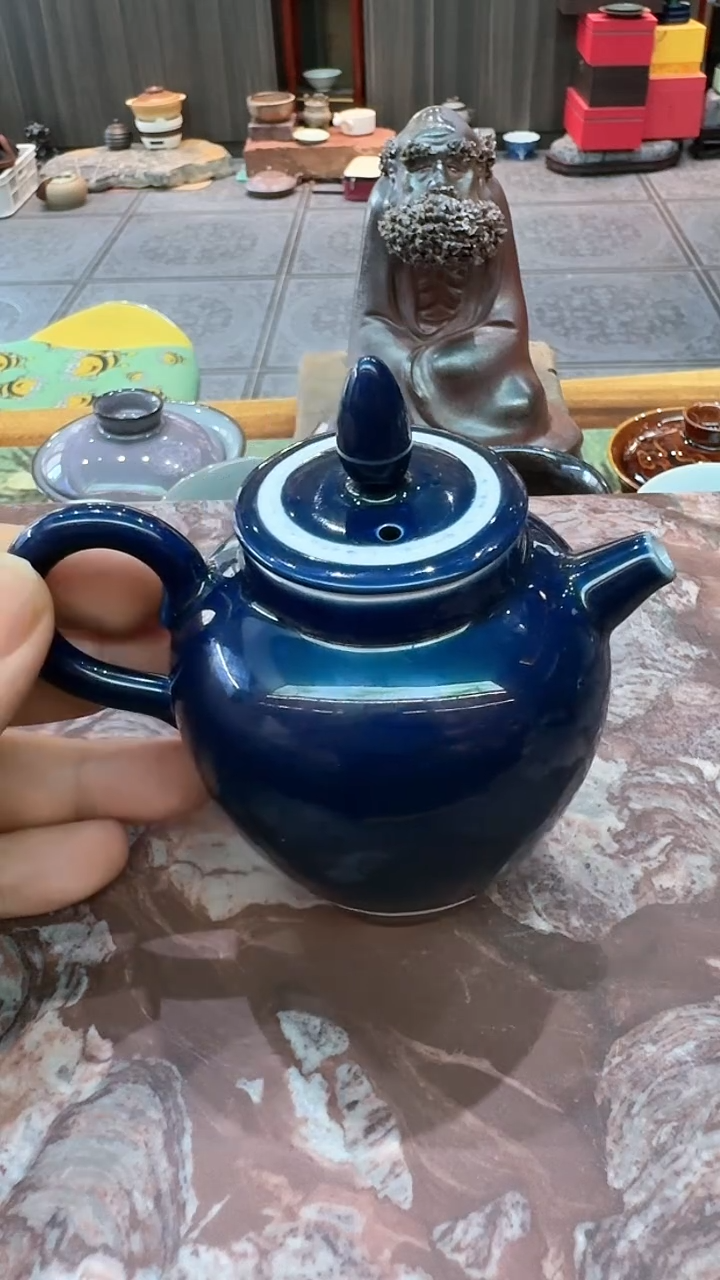 【闪购商品】霁蓝釉壶。。。。瓷