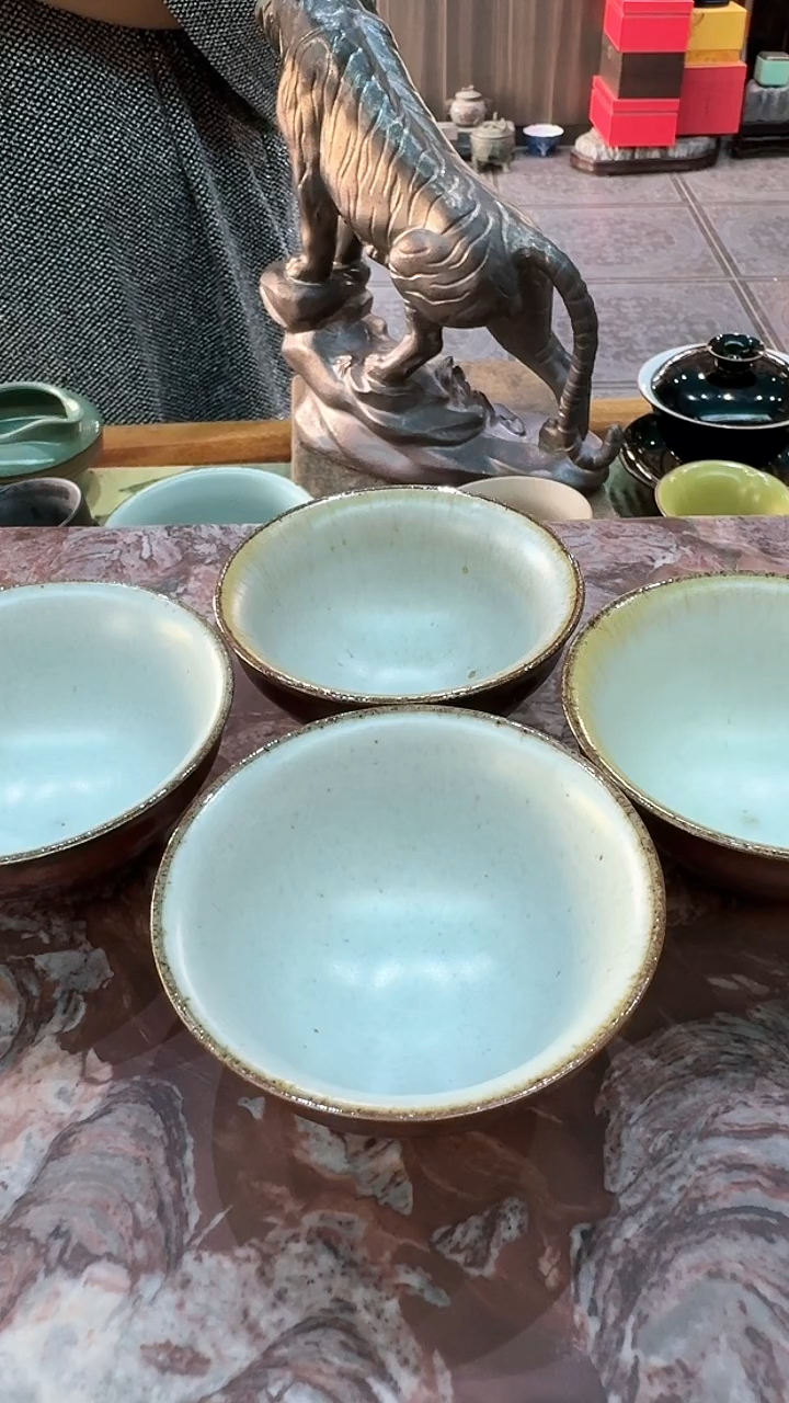 【闪购商品】猪肝红铁胎杯4个，陶。。