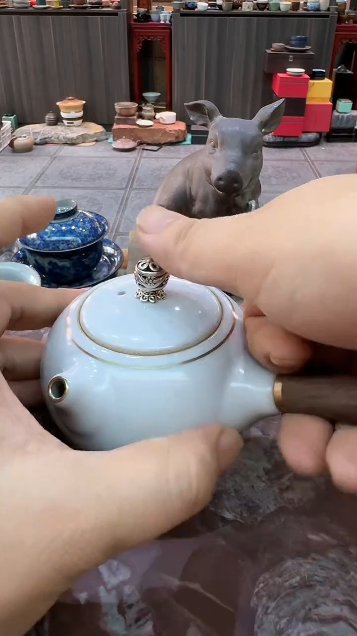 【闪购商品】月白汝瓷侧把壶。。。瓷