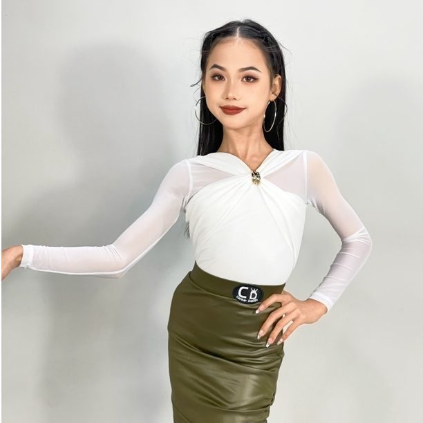 CD卡门新品拉丁舞专业练习白色上衣小皮裙高弹舒适时尚透气大长腿