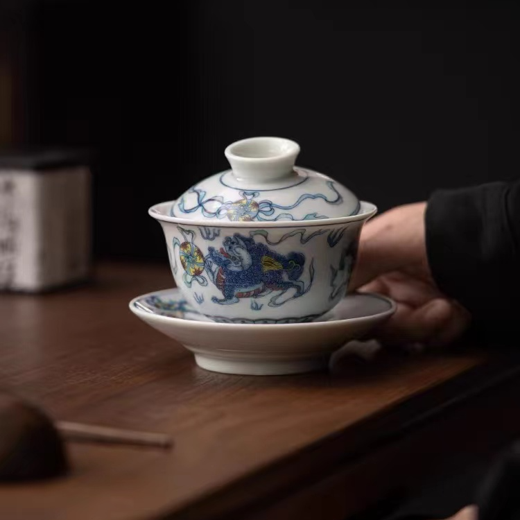 盛艺窑影青斗彩舞狮盖碗陶瓷三才0232