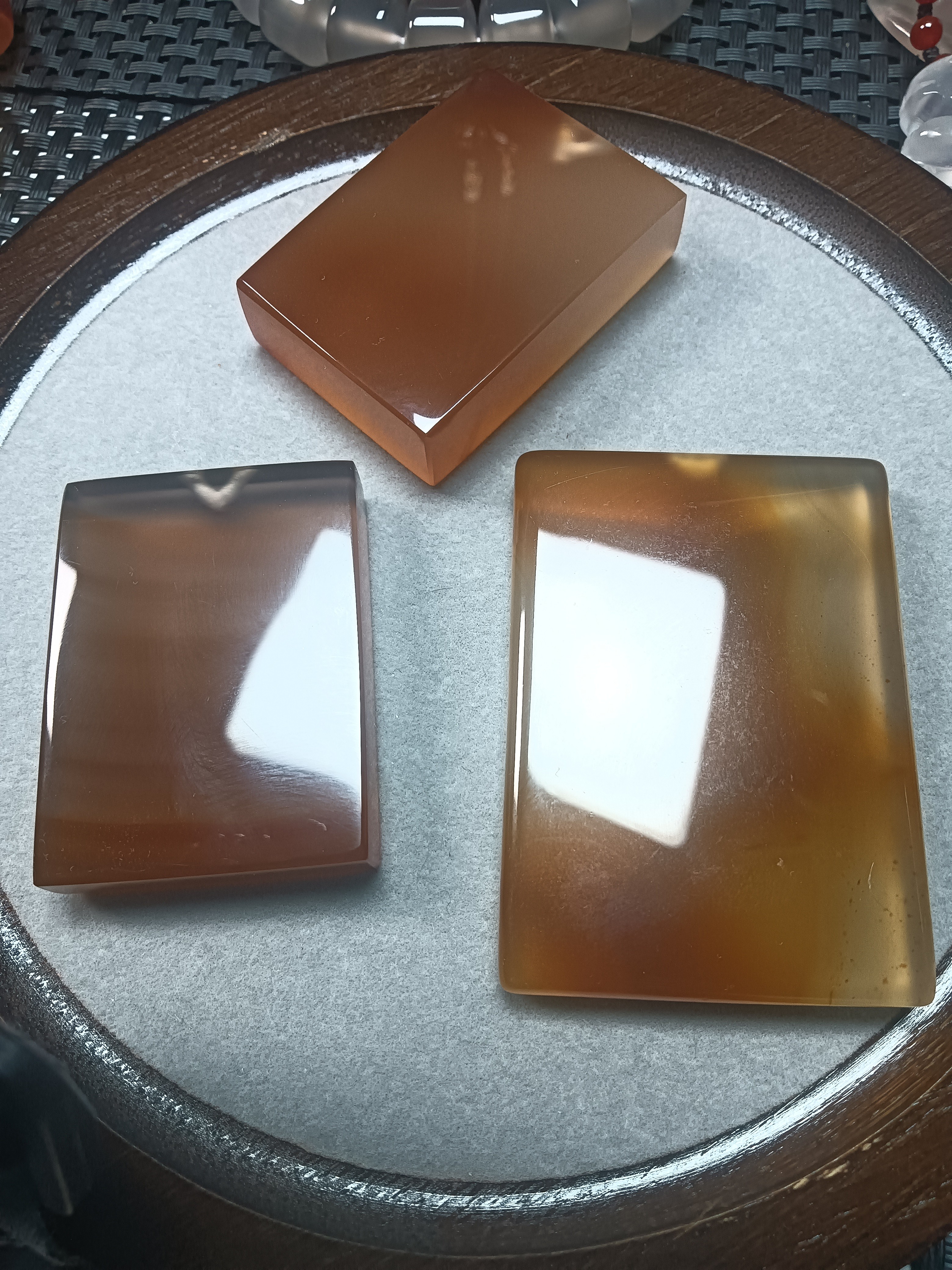 玛瑙方牌北红料男女通款随机发